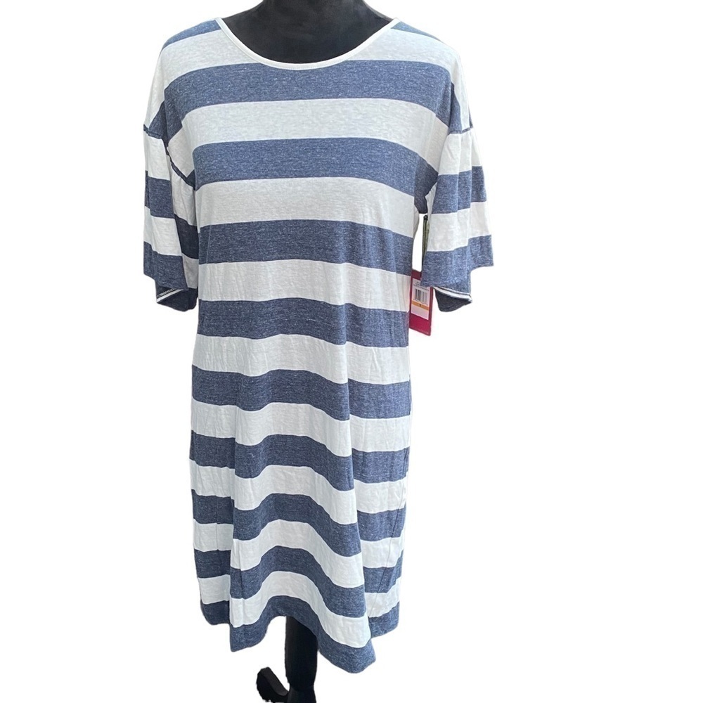 Vince Camuto gray and white ladies dress size‎ small.